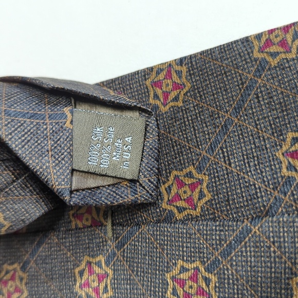 Calvin Klein - Gold/Navy/Scarlet Macclesfield patterned silk tie - Picture 8 of 8